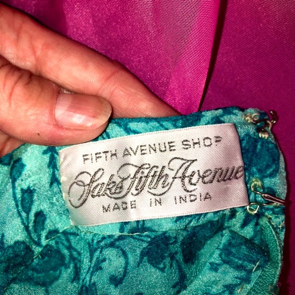 1960s/1970s RARE Raksha Hindimp London Saks Fifth Avenue 100% silk caftan - Picture 13 of 15